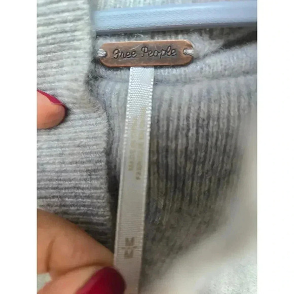Free People Cropped Grey Turtleneck Sweater 100% Cashmere Size M - Picture 3 of 5